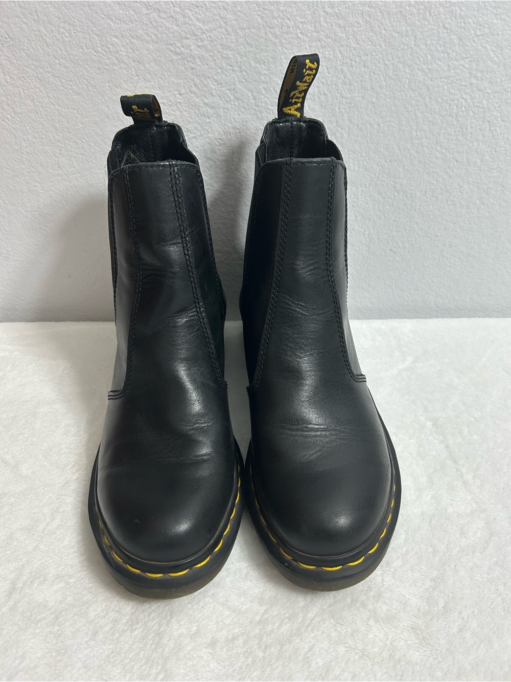 Dr. Martens Candence Heeled Leather Chelsea Boots Black size 8 Women’s.